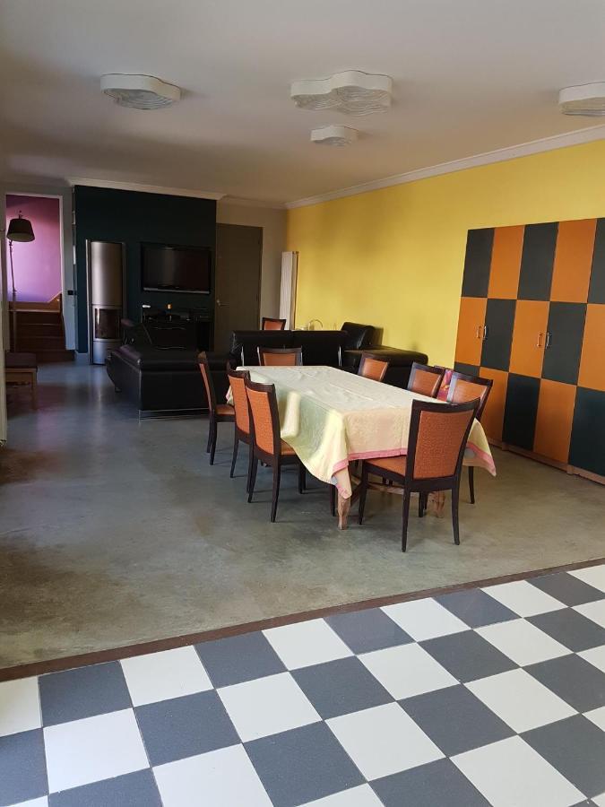 Spacieuse Maison Urbaine Proche Du Centre Ville بوتون المظهر الخارجي الصورة