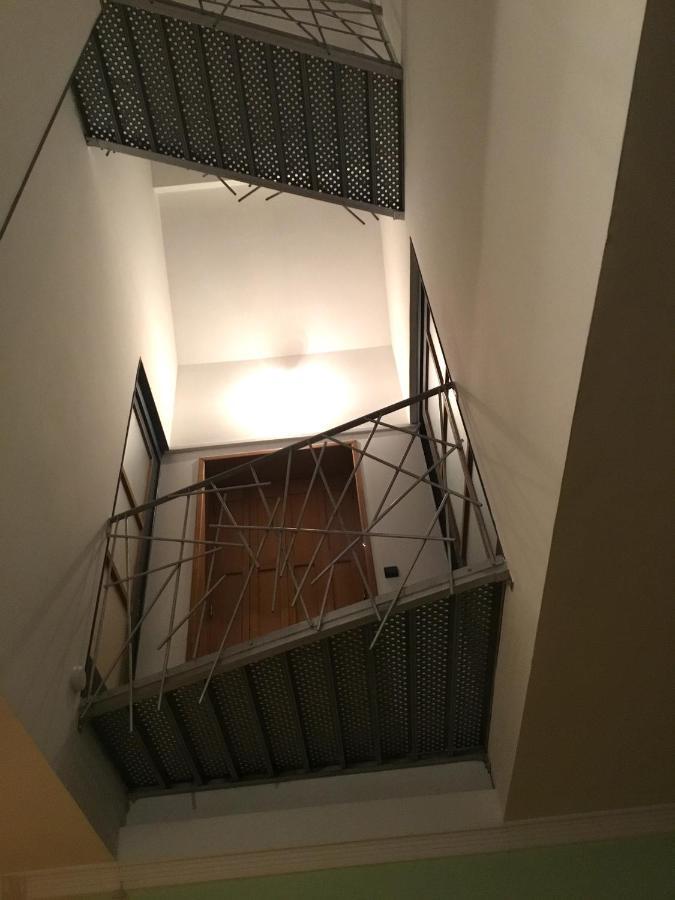 Spacieuse Maison Urbaine Proche Du Centre Ville بوتون المظهر الخارجي الصورة